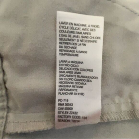 Izod ~ Lt Grey Womens Shorts ~ size 14 - Picture 11 of 12